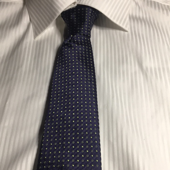 J.P. Telford- Blue with small yellow circles and dots. Italian 100% silk NWT - Picture 4 of 10